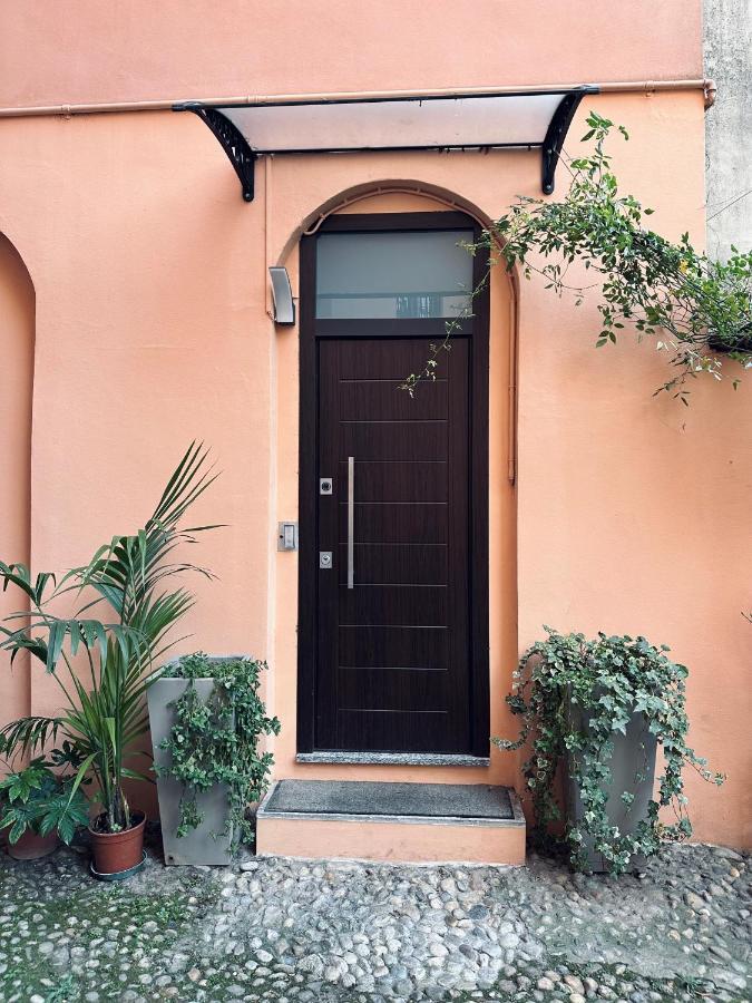 Monolocale In Pieno Centro Apartment Milan Luaran gambar