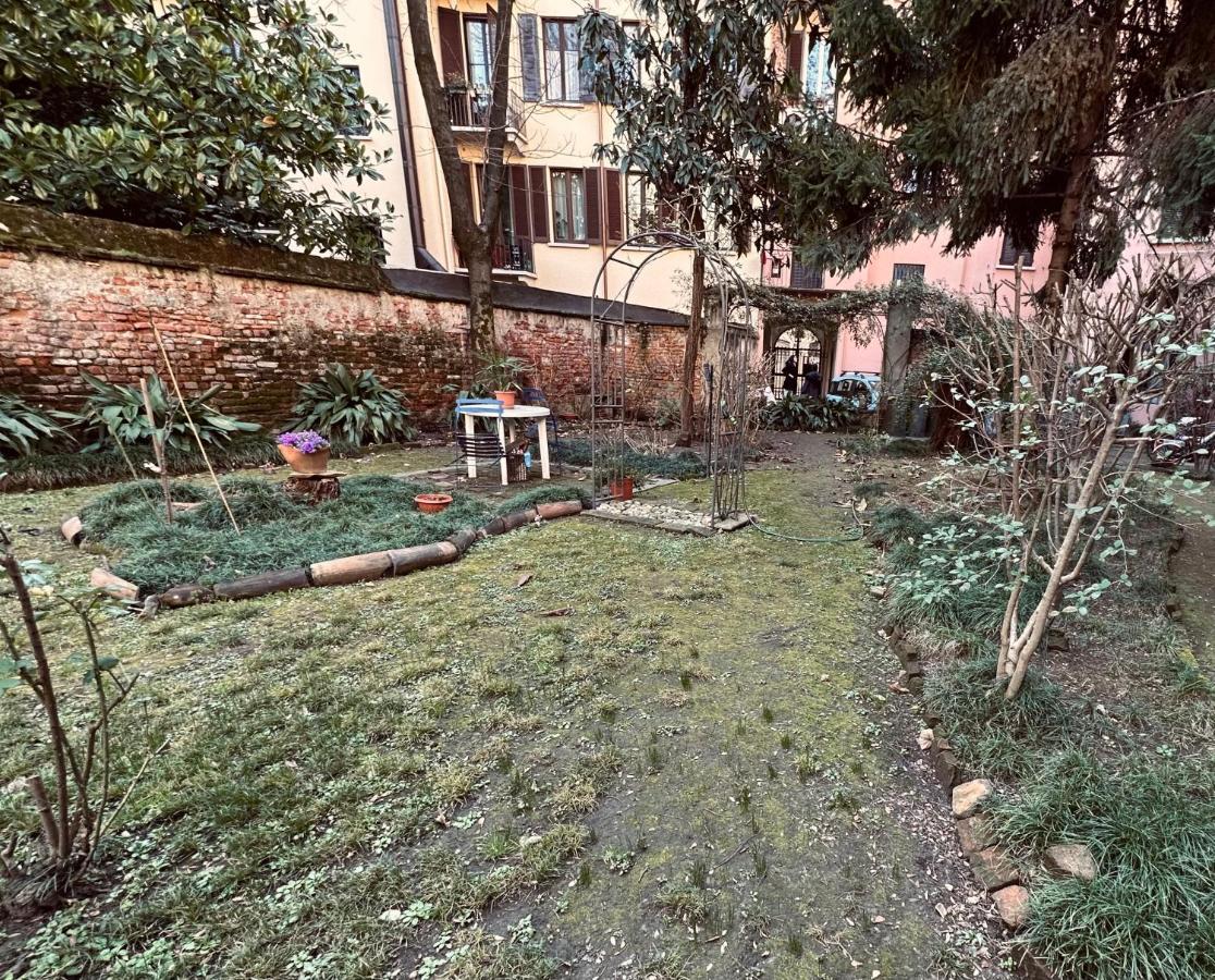 Monolocale In Pieno Centro Apartment Milan Luaran gambar