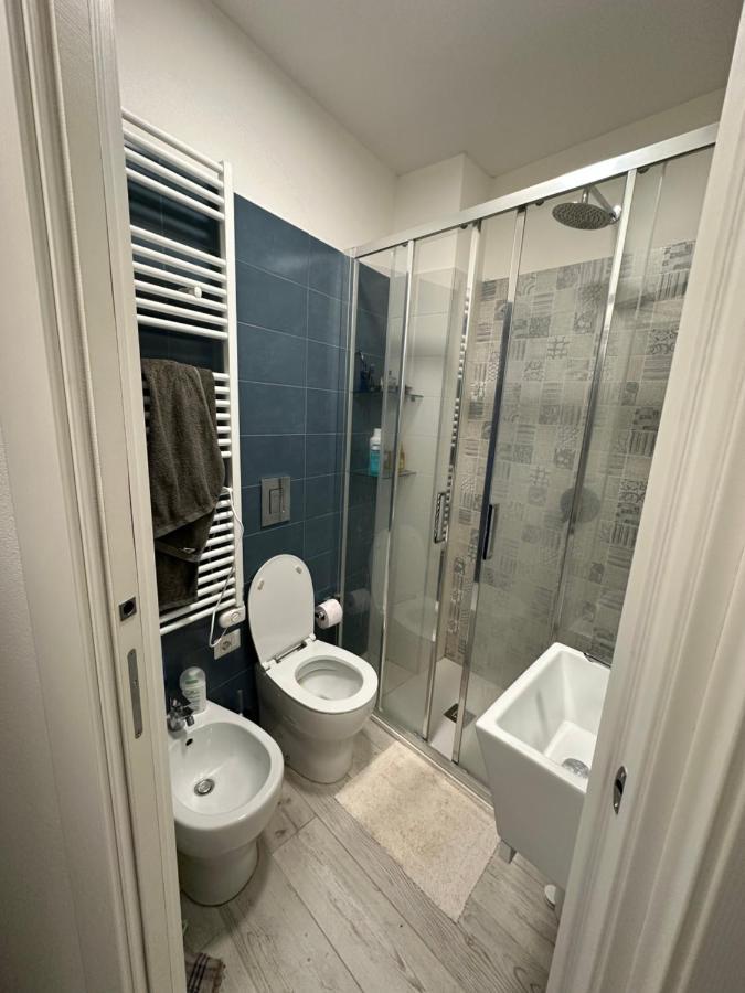 Monolocale In Pieno Centro Apartment Milan Luaran gambar